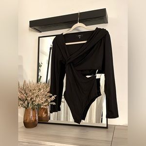 Lulu's Making the Cut Black Long Sleeve Cutout Bodysuit. Size Small.